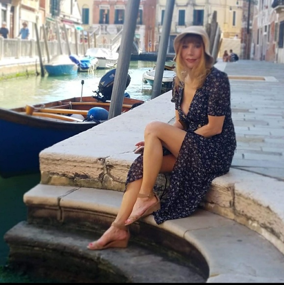 Meet your Posher, Linda - Picture 2 of 2